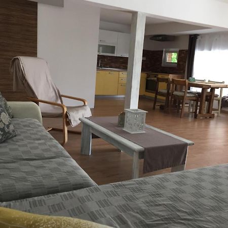 Hillside Bio Resort Apartment With Mountain View 皮瑞伯德 外观 照片