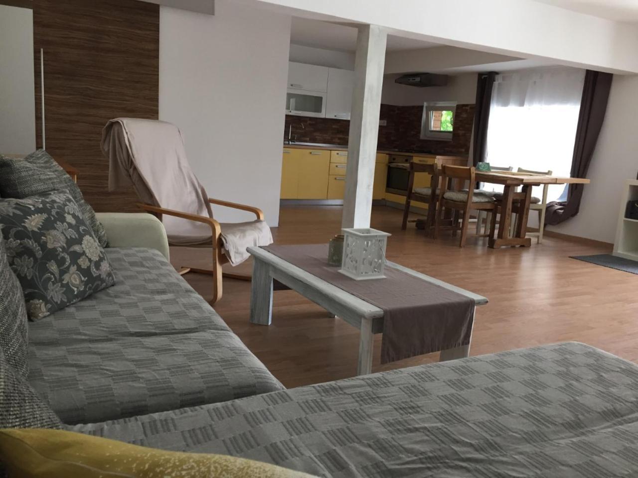 Hillside Bio Resort Apartment With Mountain View 皮瑞伯德 外观 照片