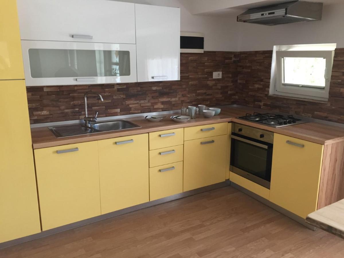 Hillside Bio Resort Apartment With Mountain View 皮瑞伯德 外观 照片